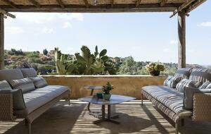 Outdoor living on main terrace