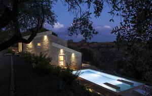Villa Palmento, Sicily. Restored winery with 24 acres and heated pool - Caltagirone, Italy