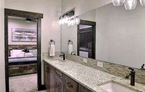 Mountain Road Retreat - Donnelly, Idaho