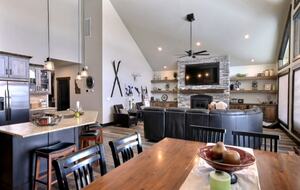 Mountain Road Retreat - Donnelly, Idaho