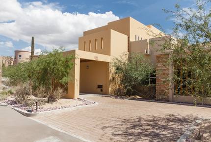 Las Colinas: 3 Bedroom