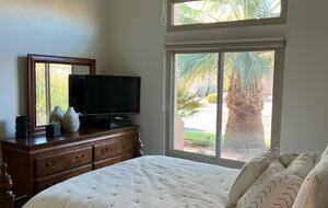 Bedroom with Queen bed