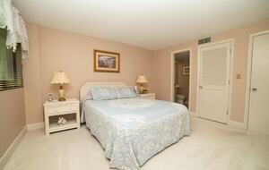 Beautiful Oceanfront Getaway - 200 Steps from Bed to Beach - Pawleys Island, South Carolina