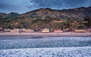 Contemporary Ocean Front Home - Stinson Beach, California