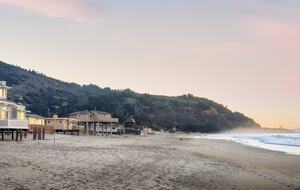 Contemporary Ocean Front Home - Stinson Beach, California
