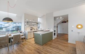 Contemporary Ocean Front Home - Stinson Beach, California