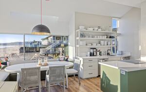 Contemporary Ocean Front Home - Stinson Beach, California