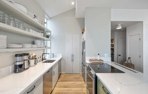 Contemporary Ocean Front Home - Stinson Beach, California