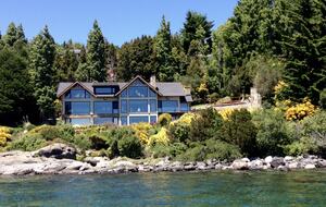 Patagonia Luxury Lakefront Home - San Carlos de Bariloche, Argentina