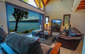 Patagonia Luxury Lakefront Home - San Carlos de Bariloche, Argentina