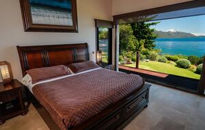 Patagonia Luxury Lakefront Home - San Carlos de Bariloche, Argentina