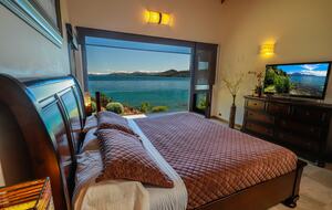 Patagonia Luxury Lakefront Home - San Carlos de Bariloche, Argentina