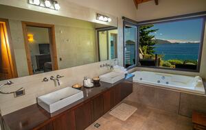 Patagonia Luxury Lakefront Home - San Carlos de Bariloche, Argentina