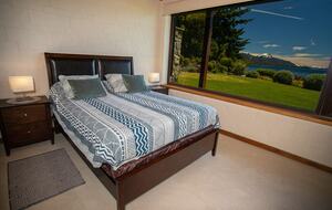 Patagonia Luxury Lakefront Home - San Carlos de Bariloche, Argentina