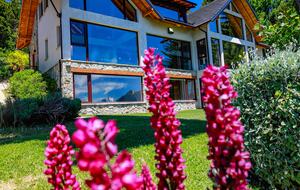 Patagonia Luxury Lakefront Home - San Carlos de Bariloche, Argentina