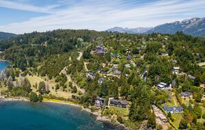 Patagonia Luxury Lakefront Home - San Carlos de Bariloche, Argentina