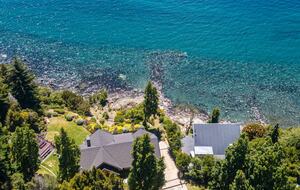 Patagonia Luxury Lakefront Home - San Carlos de Bariloche, Argentina