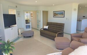 Beach Front House - Mandurah, Australia