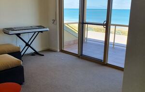 Beach Front House - Mandurah, Australia