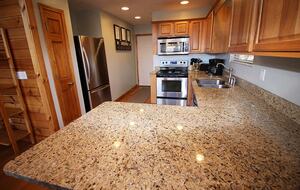 Norris Lake Waterfront Cabin - Sleeps 25 - La Follette, Tennessee