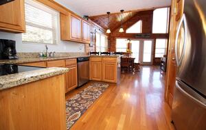 Norris Lake Waterfront Cabin - Sleeps 25 - La Follette, Tennessee