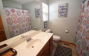 Norris Lake Waterfront Cabin - Sleeps 25 - La Follette, Tennessee