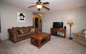 Norris Lake Waterfront Cabin - Sleeps 25 - La Follette, Tennessee