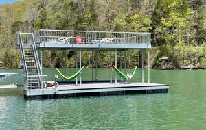 Norris Lake Waterfront Cabin - Sleeps 25 - La Follette, Tennessee