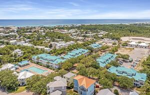 Charming 2 Bedroom 30A Beach Retreat - Santa Rosa Beach, Florida