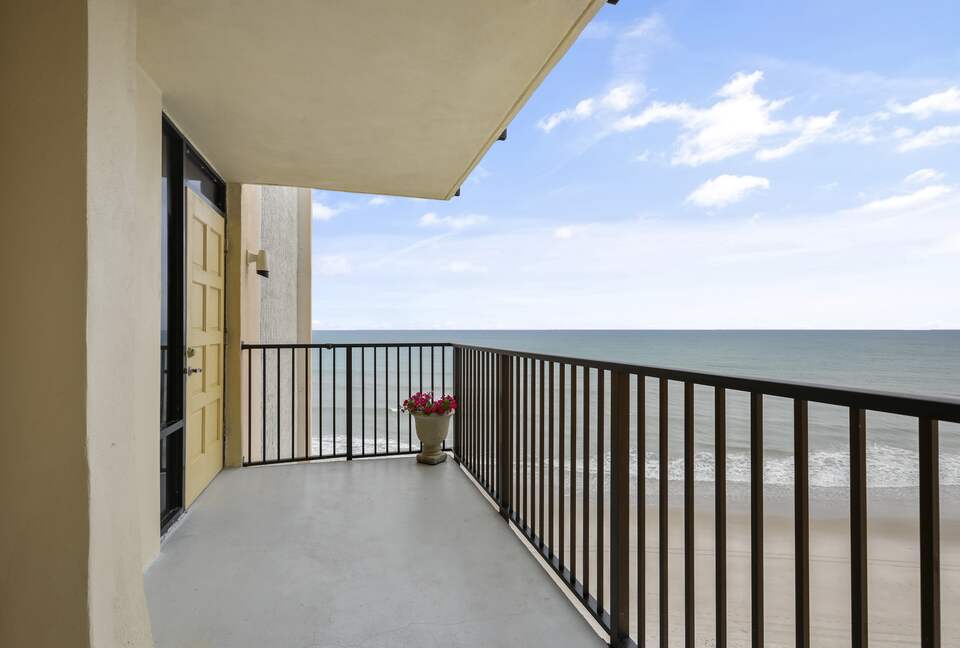 Direct Oceanfront with Rocket Launch Views Florida 7th FL Condo 1 hour to Disney Luxury
