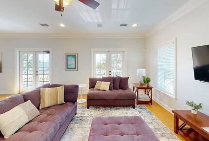 Private Gulf Front Home with Breathtaking Sunsets - Ocean Springs, Mississippi