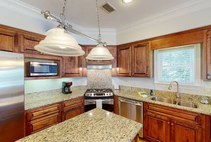 Private Gulf Front Home with Breathtaking Sunsets - Ocean Springs, Mississippi