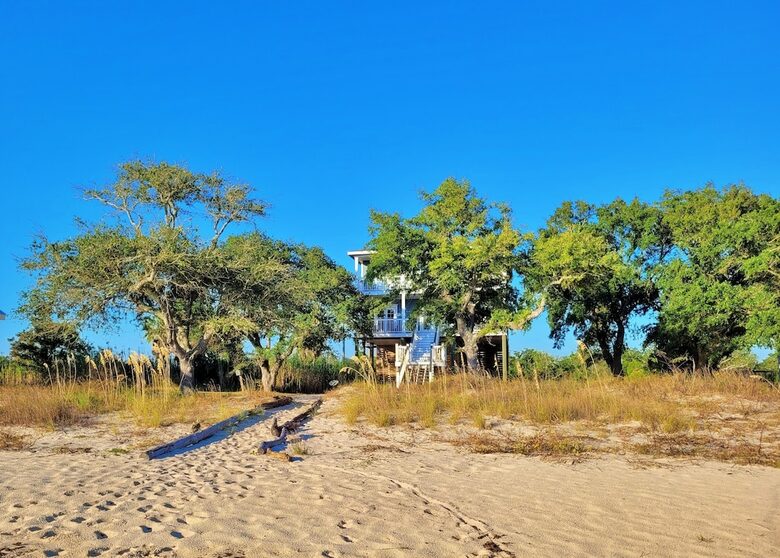 Private Gulf Front Home with Breathtaking Sunsets - Ocean Springs, Mississippi