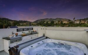 Cobbo's Beach House | With hot tubs, views, and just steps to the beach! - Avila Beach, California