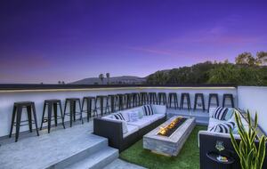 Cobbo's Beach House | With hot tubs, views, and just steps to the beach! - Avila Beach, California