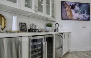 Cobbo's Beach House | With hot tubs, views, and just steps to the beach! - Avila Beach, California