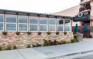 Cobbo's Beach House | With hot tubs, views, and just steps to the beach! - Avila Beach, California