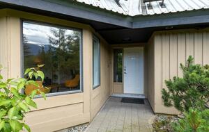 Wintergreen 34 | Short Walk to Blackcomb Gondola, Lake & Golf - Whistler, Canada