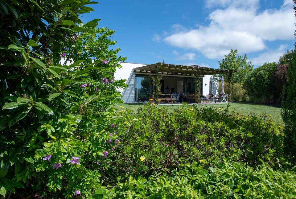Elegant Sintra Home with Hillside Views - Morelinho, Portugal