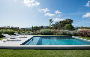 Elegant Sintra Home with Hillside Views - Morelinho, Portugal