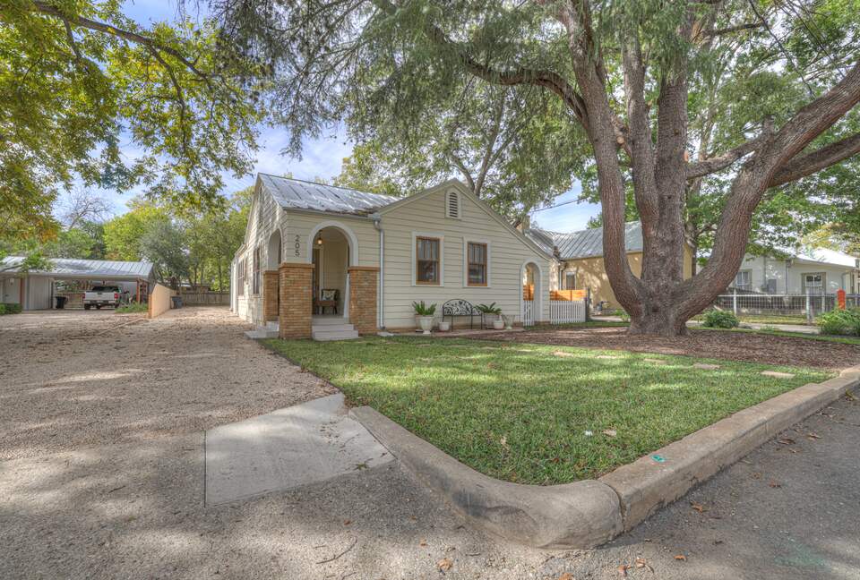 Texas Hill Country Cottage in Fredericksburg Wine Region - Fredericksburg, Texas