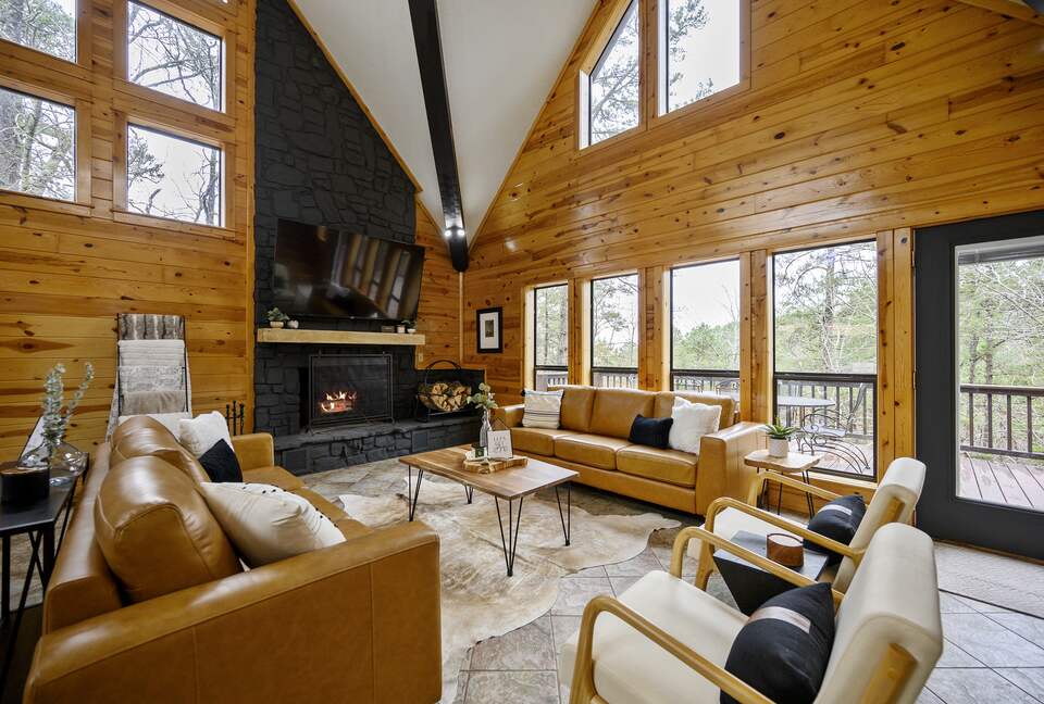 Paradise Ridge Stunning Cabin with Hot Tub - Broken Bow, Oklahoma