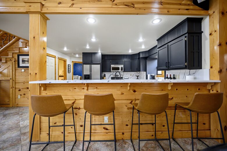 Paradise Ridge Stunning Cabin with Hot Tub - Broken Bow, Oklahoma