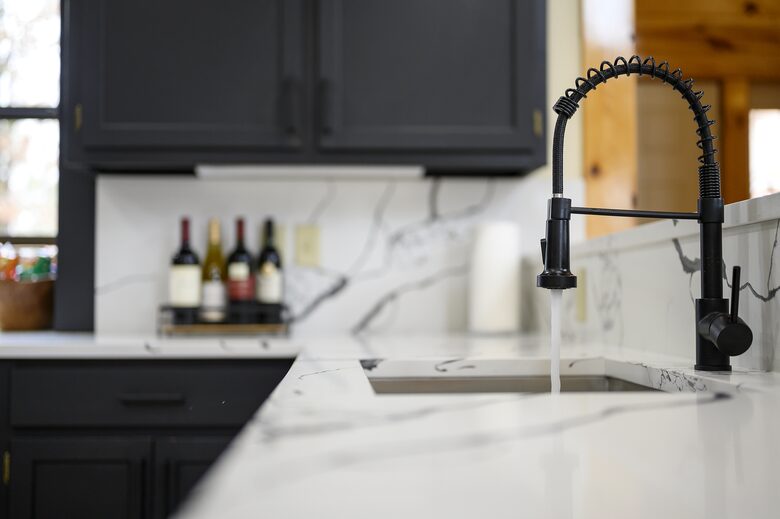 Paradise Ridge Stunning Cabin with Hot Tub - Broken Bow, Oklahoma