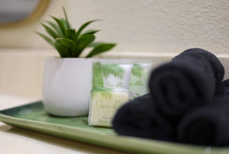 Paradise Ridge Stunning Cabin with Hot Tub - Broken Bow, Oklahoma