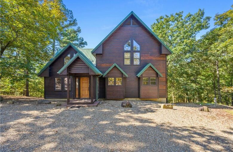 Paradise Ridge Stunning Cabin with Hot Tub - Broken Bow, Oklahoma