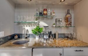 Luxury Modern Home Minutes from the Lake and Ski Slopes - Incline Village, Lake Tahoe. - Incline Village, Nevada