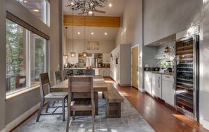 Luxury Modern Home Minutes from the Lake and Ski Slopes - Incline Village, Lake Tahoe. - Incline Village, Nevada