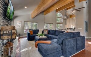 Luxury Modern Home Minutes from the Lake and Ski Slopes - Incline Village, Lake Tahoe. - Incline Village, Nevada