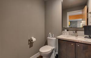 Luxury Modern Home Minutes from the Lake and Ski Slopes - Incline Village, Lake Tahoe. - Incline Village, Nevada